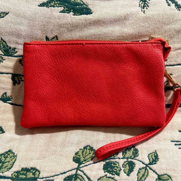 Elegant coral Wristlet - Picture 3 of 3